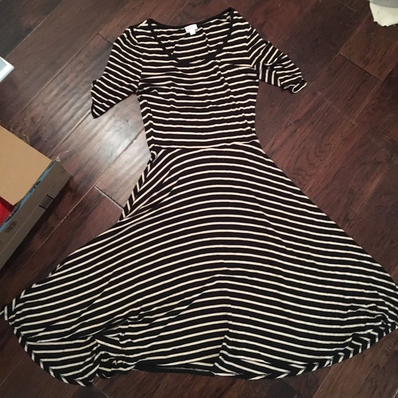 LuLaRoe Dresses & Skirts - Lularoe Nicole